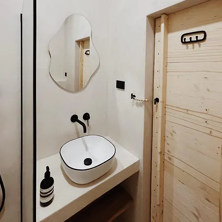 Lissa - Adults Only וויס